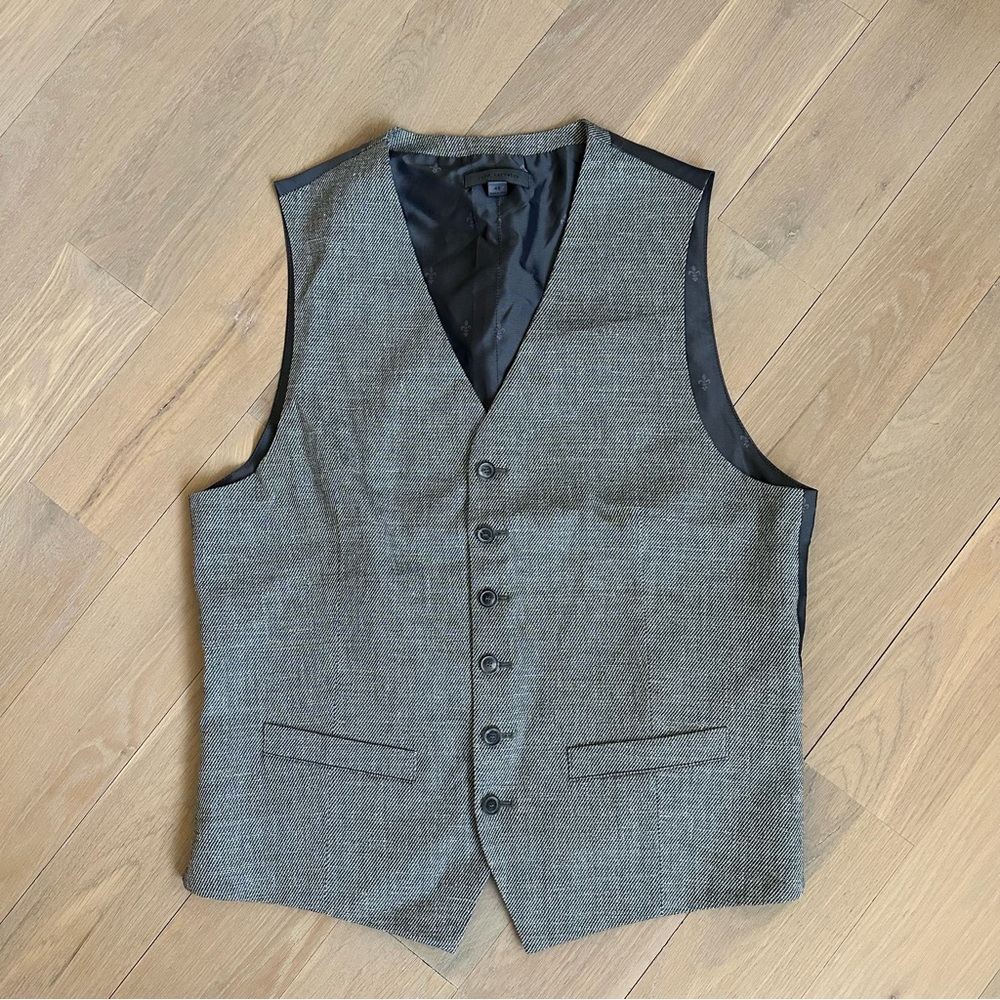 John Varvatos Wooster Vest in textured grey, Size 48
